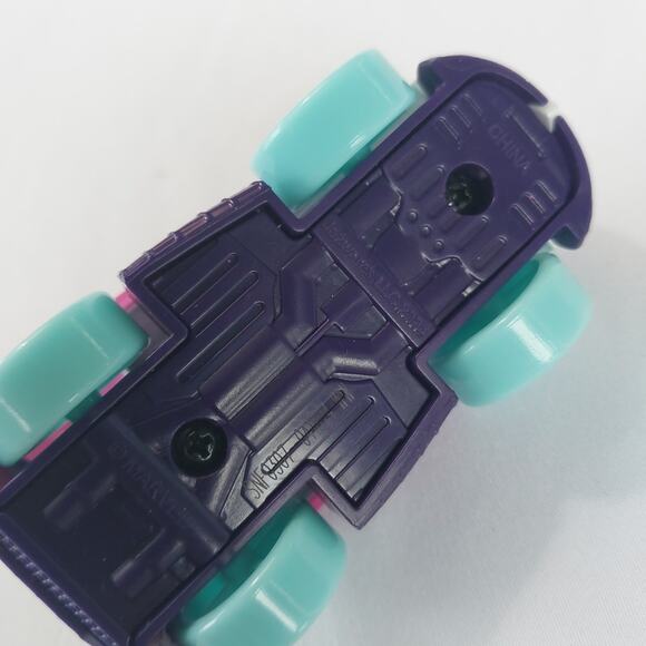 Spidey and His Amazing Friends Amazing Metals 3” Die-Cast Spider‎ Gwen - Picture 5 of 5